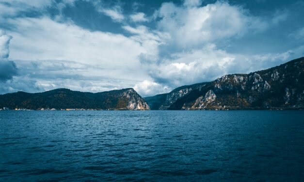 A centralised or a decentralised system of constitutional review? Comparison between the Romanian and the Norwegian systems of constitutional review